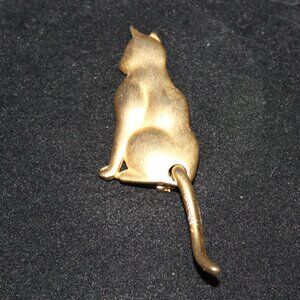 Vintage JJ Goldtone CAT PIN With Articulated Tail 2"